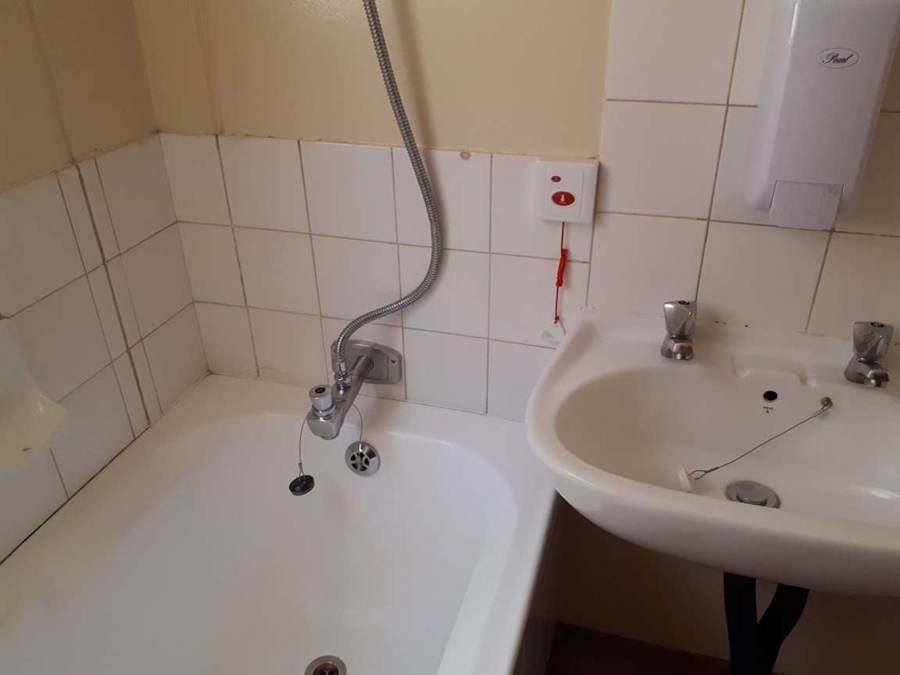 EC 220PT Emergency call button in WC